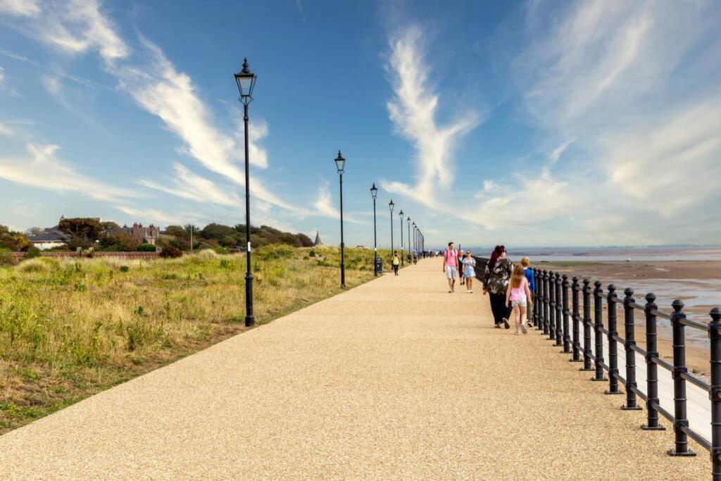 A Charming, Spacious 2 Bedroom Apartment In Lytham Lytham St Annes Exterior foto