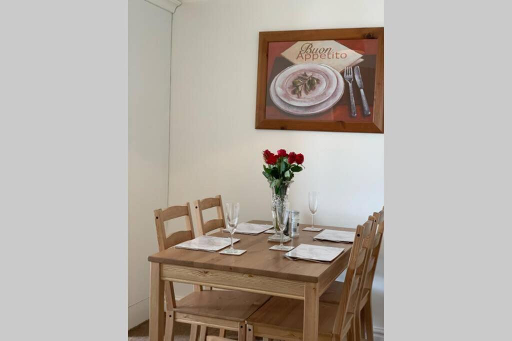 A Charming, Spacious 2 Bedroom Apartment In Lytham Lytham St Annes Exterior foto